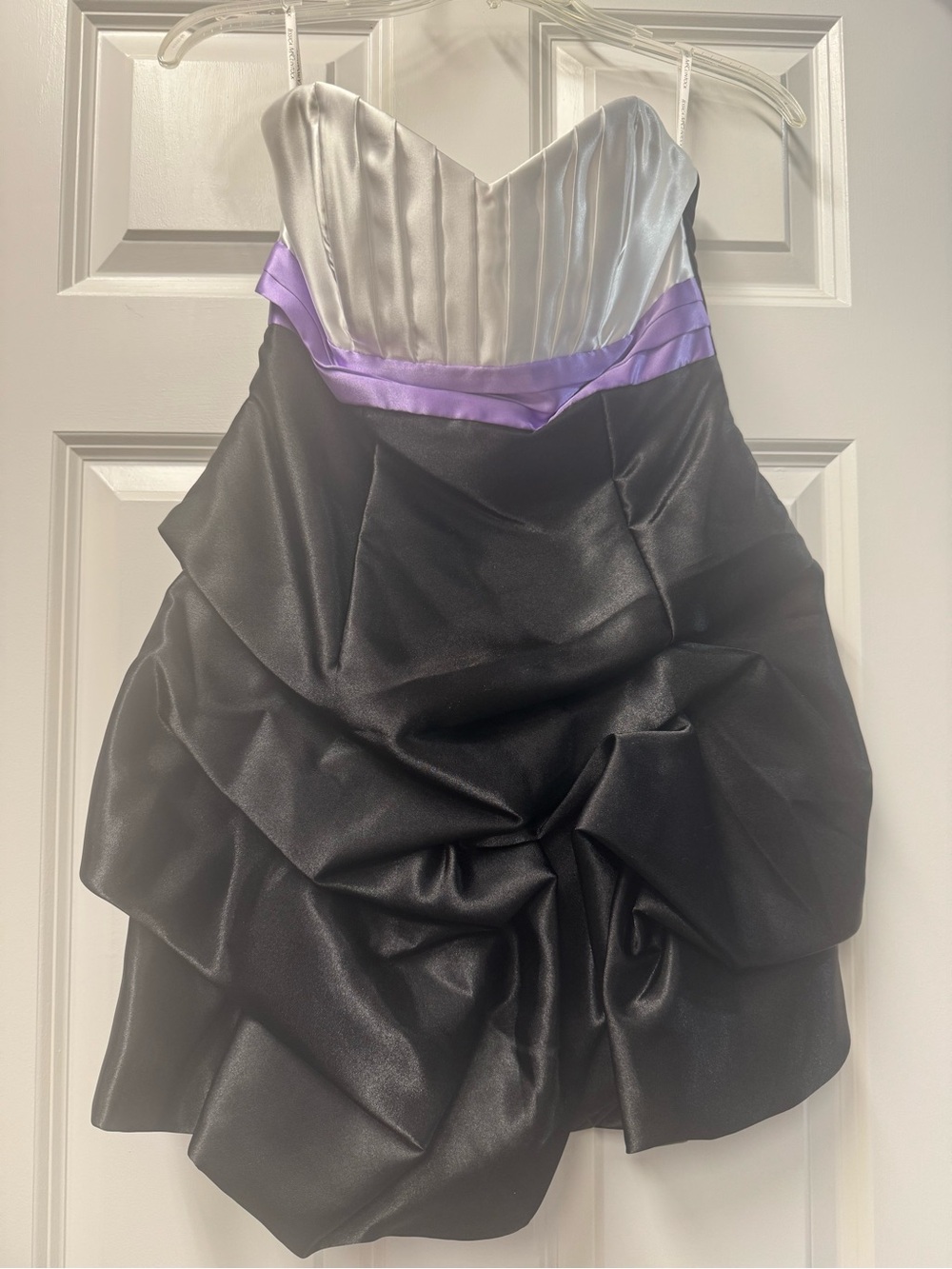 Jessica McClintock White & Black Satin Bubble Hem Evening Dress